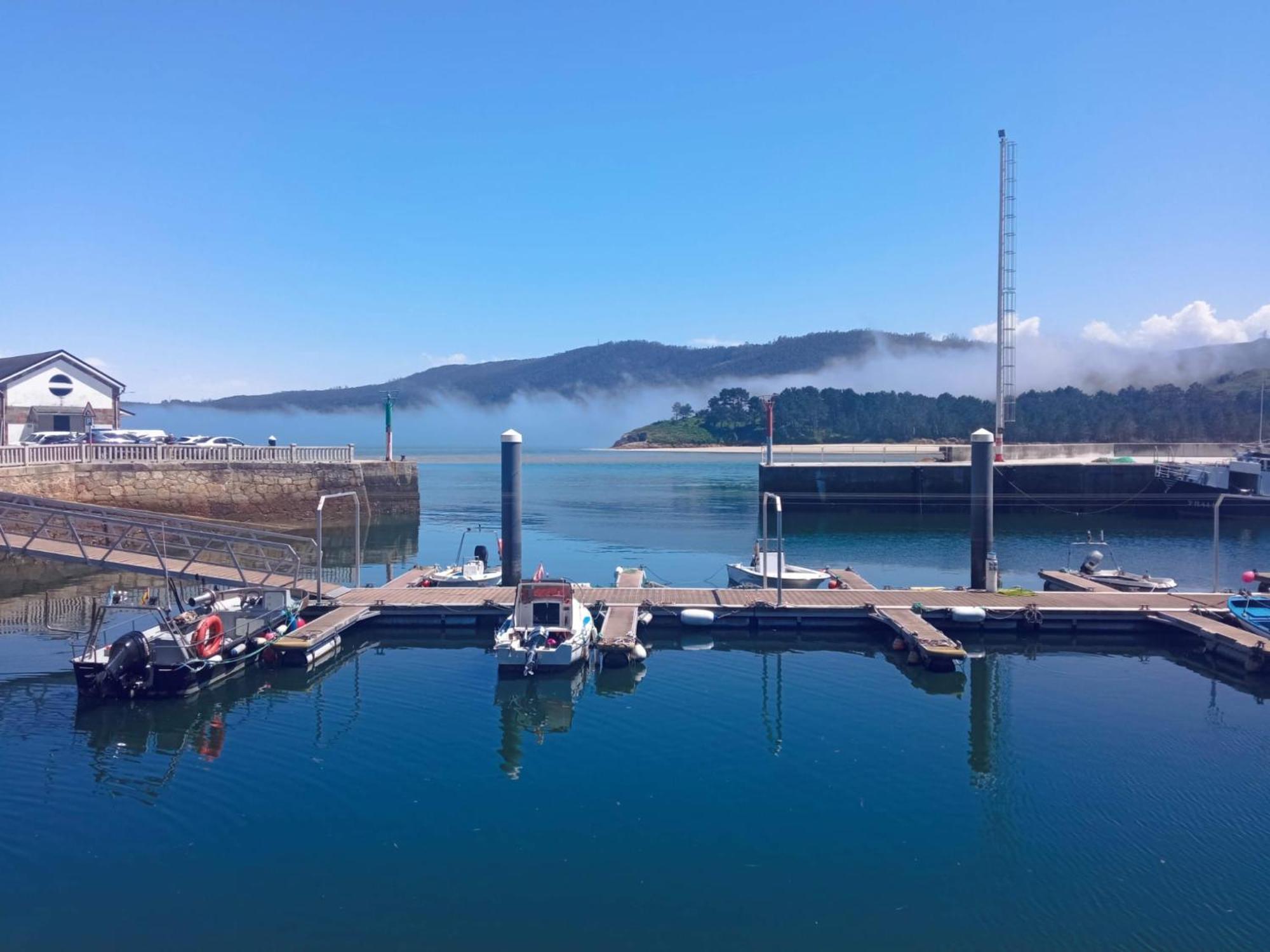 Hostal La Marina Porto do Barqueiro Zewnętrze zdjęcie