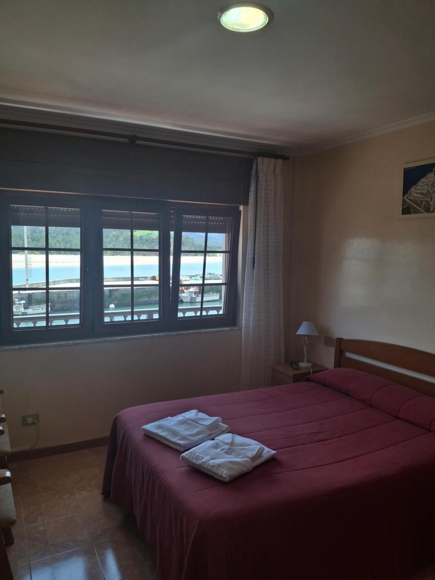 Hostal La Marina Porto do Barqueiro Zewnętrze zdjęcie