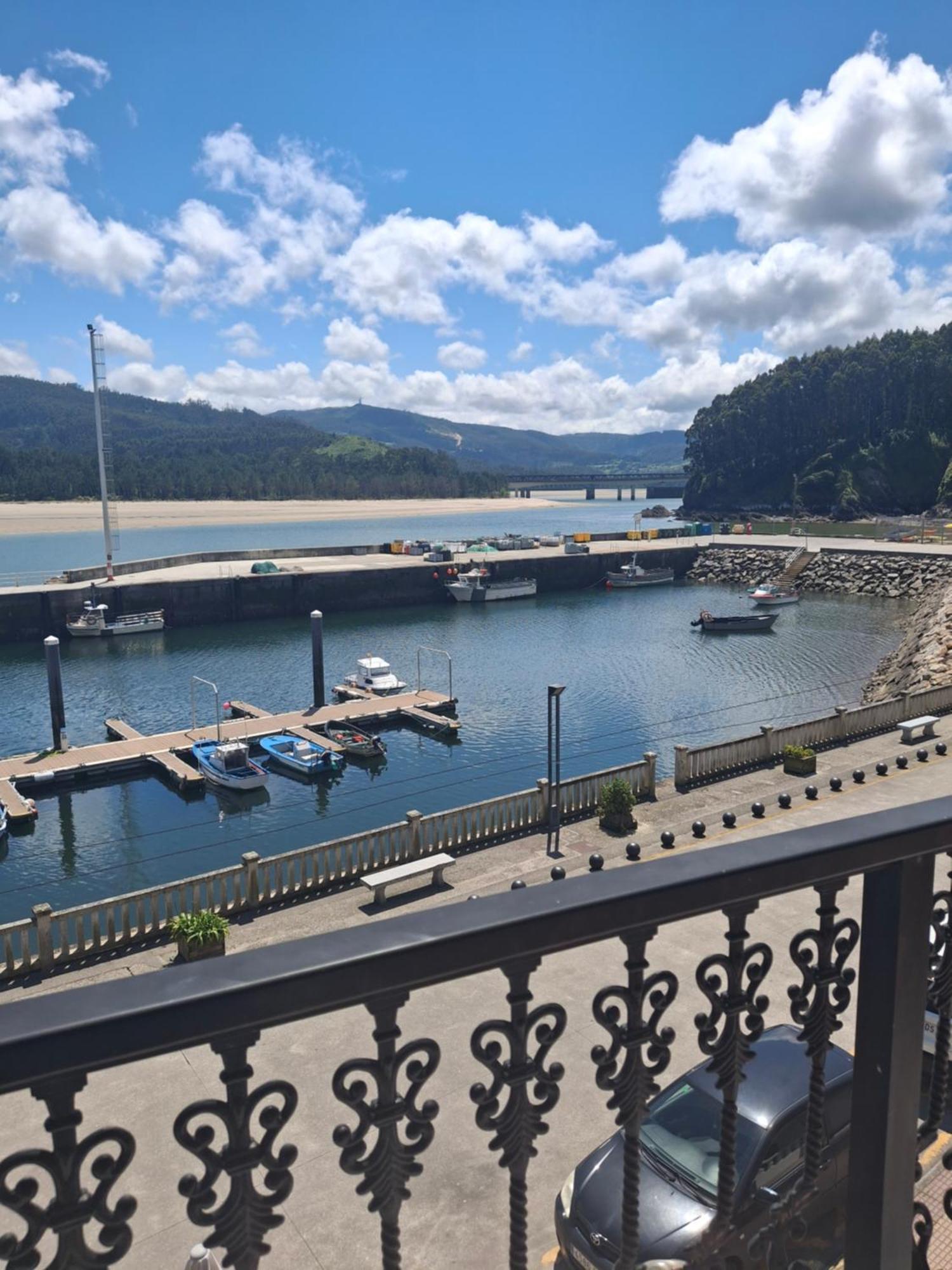 Hostal La Marina Porto do Barqueiro Zewnętrze zdjęcie